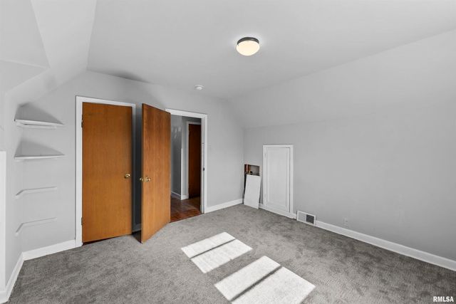 1115 N 4TH Street, Clinton, IA 52732