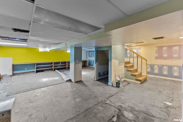 1115 N 4TH Street, Clinton, IA 52732