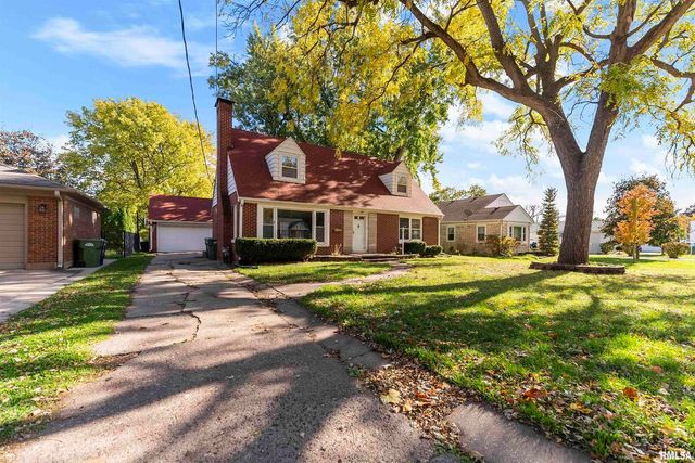 1115 N 4TH Street, Clinton, IA 52732