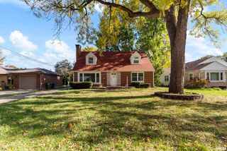 1115 N 4TH Street, Clinton, IA 52732