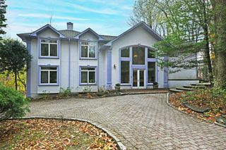 27 Sky Meadow Road, Suffern, NY 10901