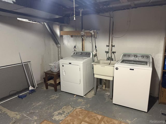 14804 El Dorado Terrace 22, Warren, MI 48088