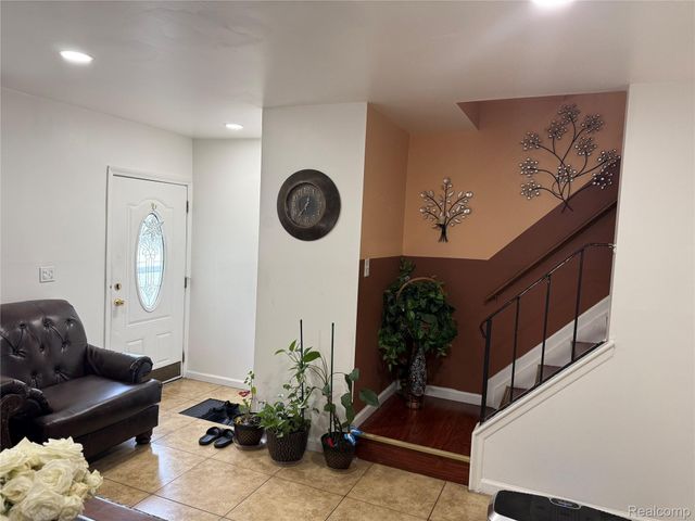 14804 El Dorado Terrace 22, Warren, MI 48088