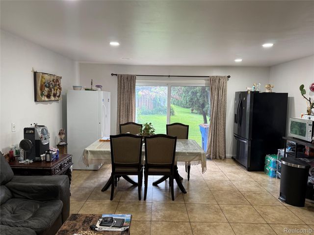 14804 El Dorado Terrace 22, Warren, MI 48088