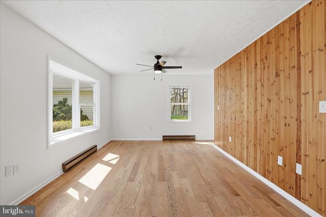 55 HIGHLAND RIDGE RD, Berkeley Springs, WV 25411