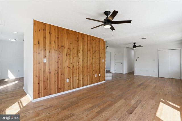 55 HIGHLAND RIDGE RD, Berkeley Springs, WV 25411