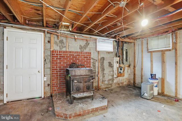 55 HIGHLAND RIDGE RD, Berkeley Springs, WV 25411