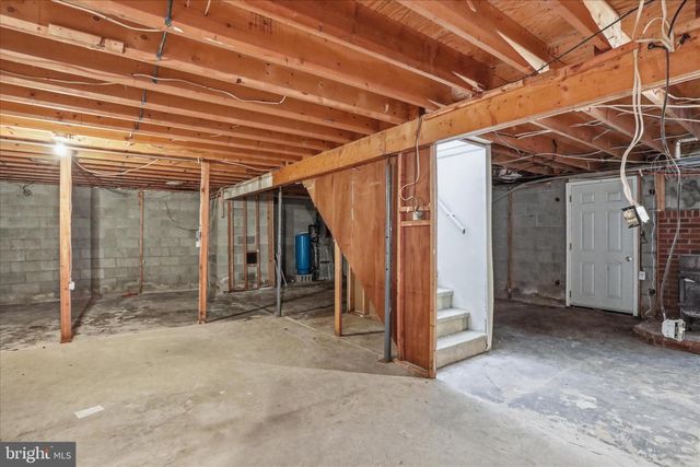 55 HIGHLAND RIDGE RD, Berkeley Springs, WV 25411
