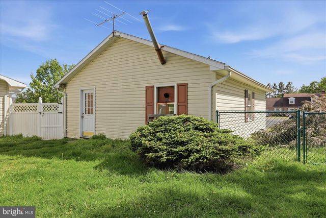 55 HIGHLAND RIDGE RD, Berkeley Springs, WV 25411