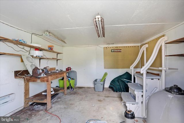 55 HIGHLAND RIDGE RD, Berkeley Springs, WV 25411