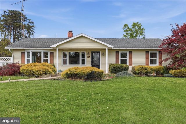 55 HIGHLAND RIDGE RD, Berkeley Springs, WV 25411