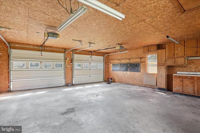 55 HIGHLAND RIDGE RD, Berkeley Springs, WV 25411
