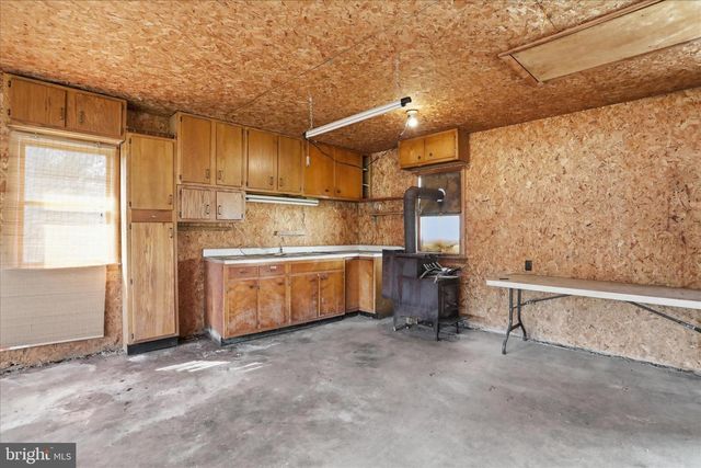55 HIGHLAND RIDGE RD, Berkeley Springs, WV 25411
