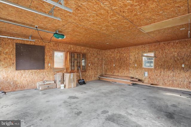 55 HIGHLAND RIDGE RD, Berkeley Springs, WV 25411