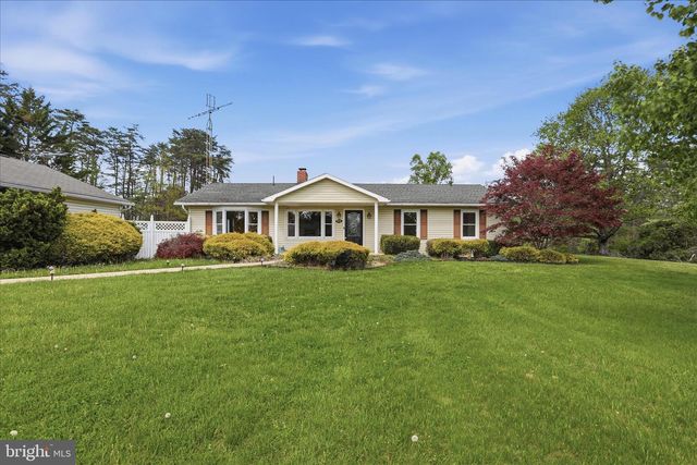 55 HIGHLAND RIDGE RD, Berkeley Springs, WV 25411