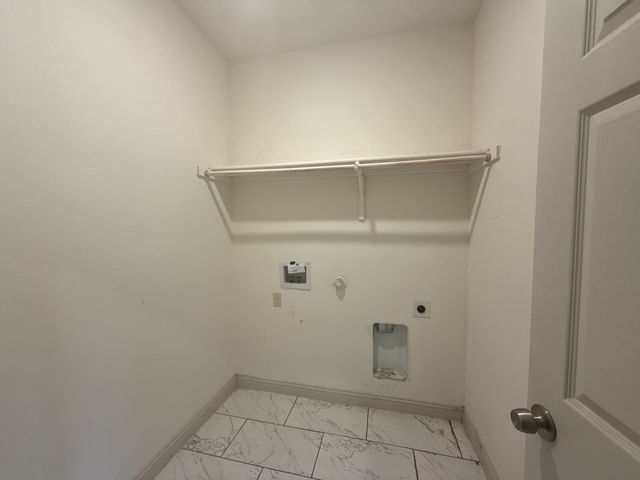 129 Towering Oaks, Tool, TX 75143