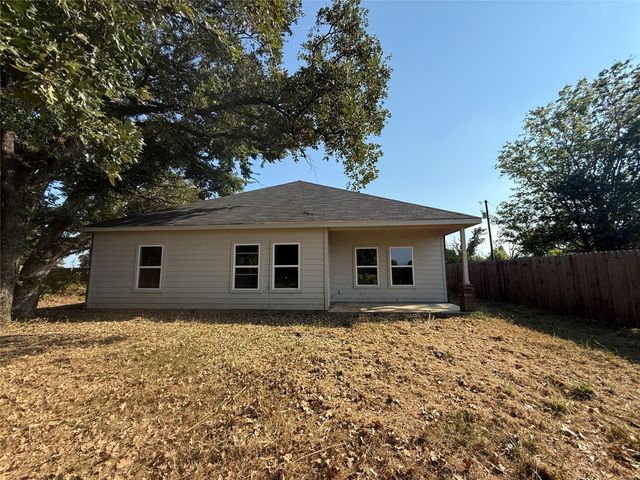 129 Towering Oaks, Tool, TX 75143