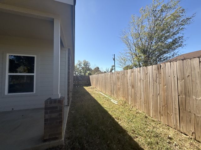 129 Towering Oaks, Tool, TX 75143