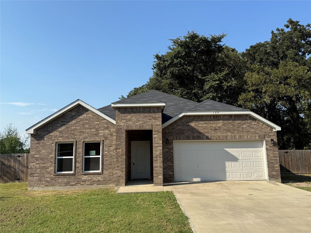 129 Towering Oaks, Tool, TX 75143