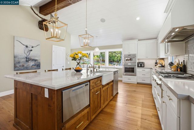 8 Simo Street, Alamo, CA 94507