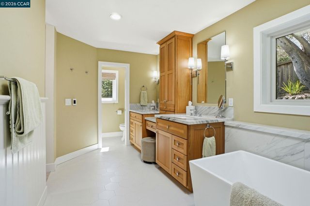 8 Simo Street, Alamo, CA 94507