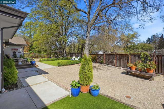 8 Simo Street, Alamo, CA 94507