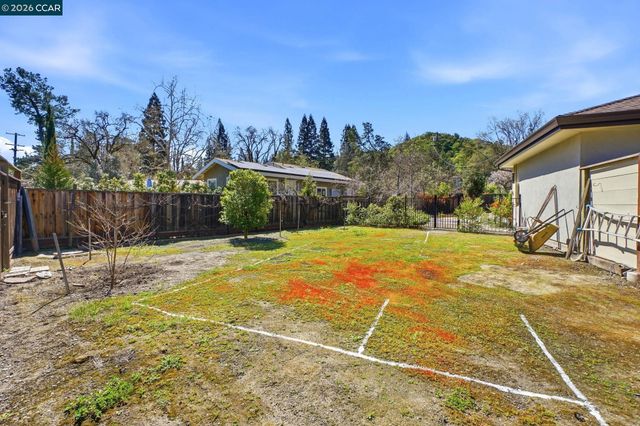 8 Simo Street, Alamo, CA 94507