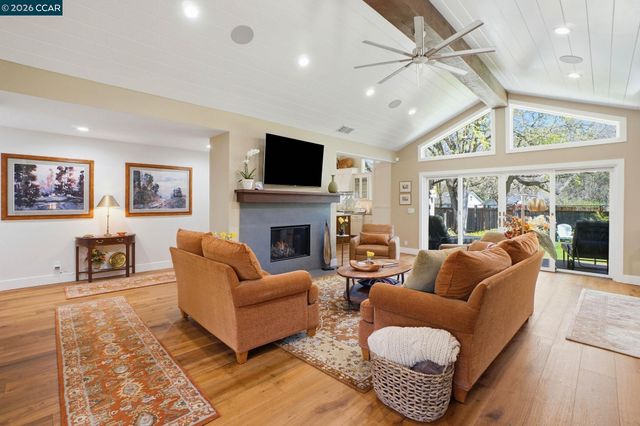 8 Simo Street, Alamo, CA 94507