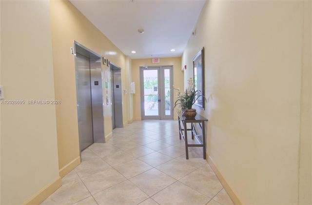 2630 SW 28th St 22, Miami, FL 33133