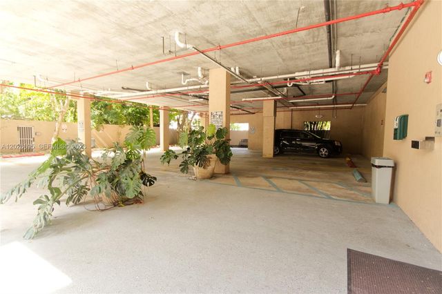 2630 SW 28th St 22, Miami, FL 33133