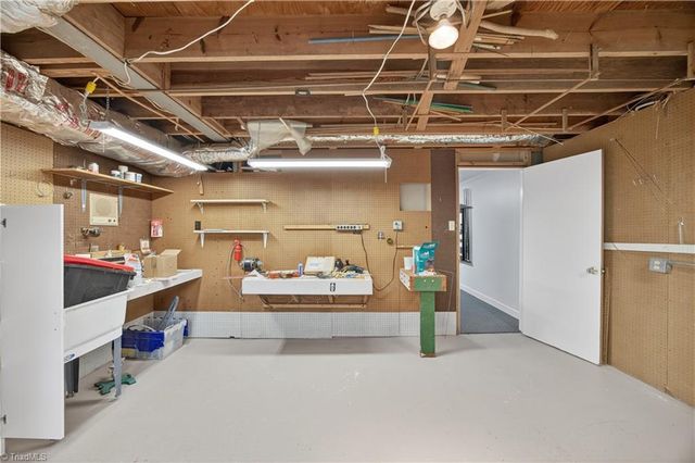 818 Colonial Drive, Burlington, NC 27215