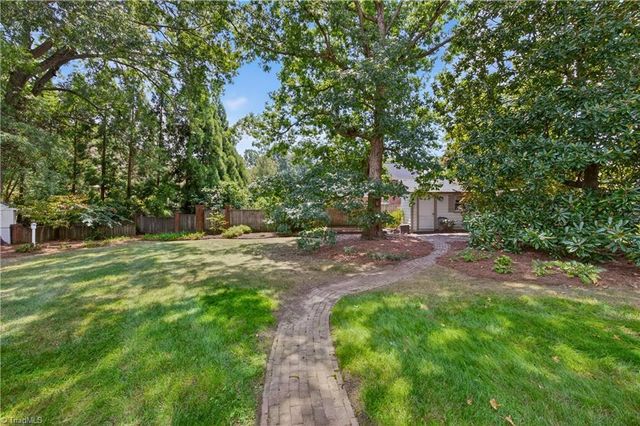 818 Colonial Drive, Burlington, NC 27215