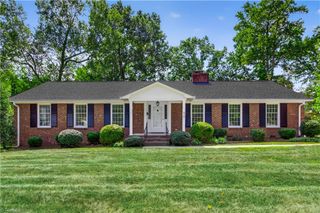 818 Colonial Drive, Burlington, NC 27215