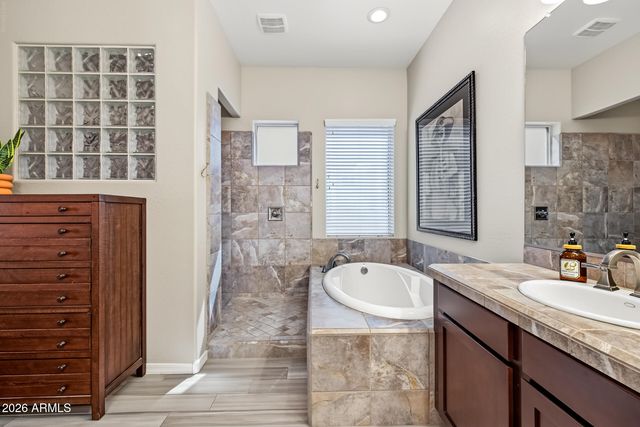 4727 N ALDEA Road E, Litchfield Park, AZ 85340