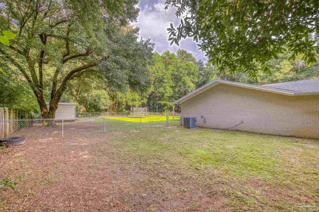 6500 Chumuckla Hwy, Pace, FL 32571