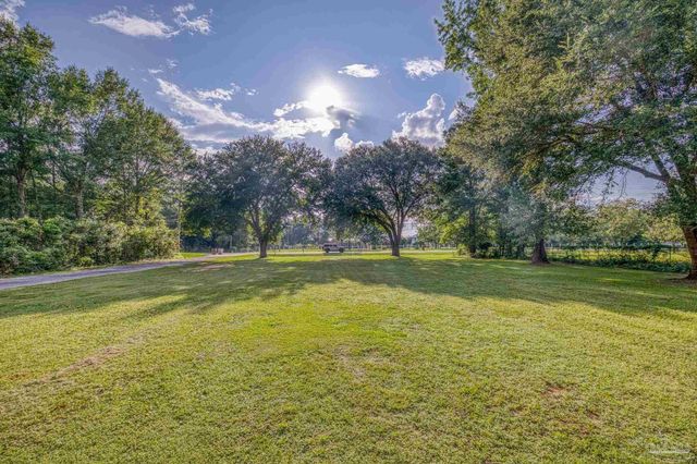 6500 Chumuckla Hwy, Pace, FL 32571