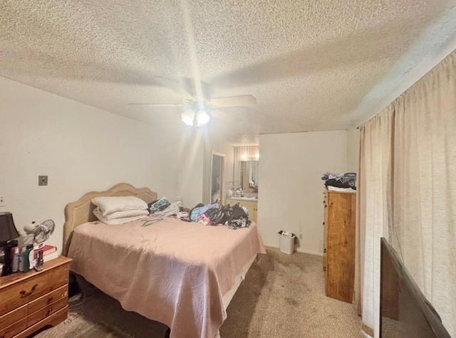 206 Loesch DR, Elgin, TX 78621