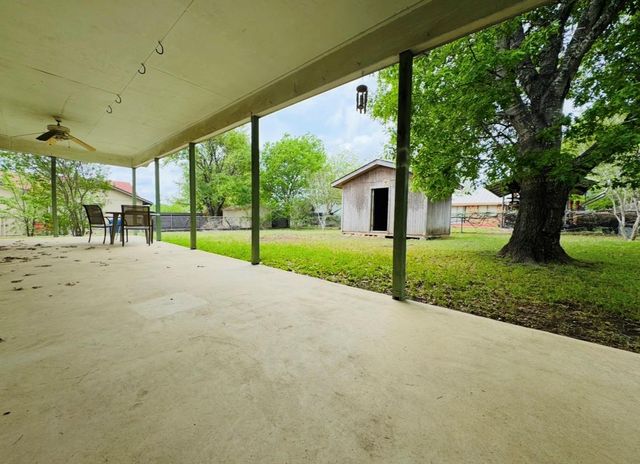 206 Loesch DR, Elgin, TX 78621