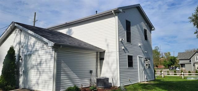 1233 4th Avenue, Rockford, IL 61104