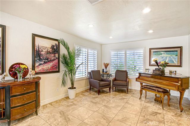 9111 Hidden Farm, Alta Loma, CA 91737
