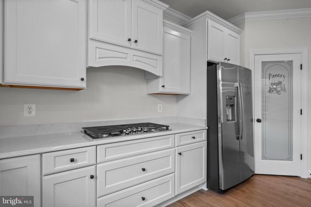 10460 LOFTON HILL RD, La Plata, MD 20646