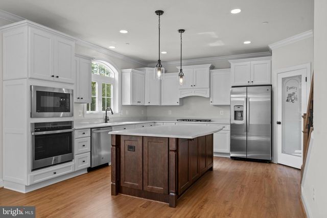 10460 LOFTON HILL RD, La Plata, MD 20646