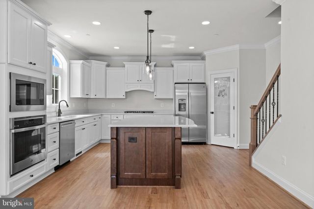 10460 LOFTON HILL RD, La Plata, MD 20646