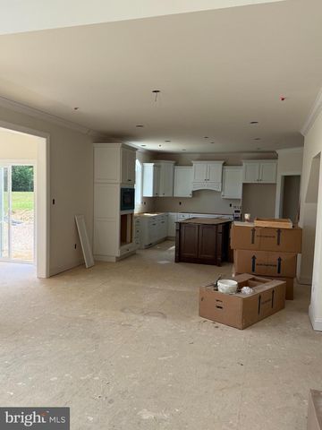 10460 LOFTON HILL RD, La Plata, MD 20646