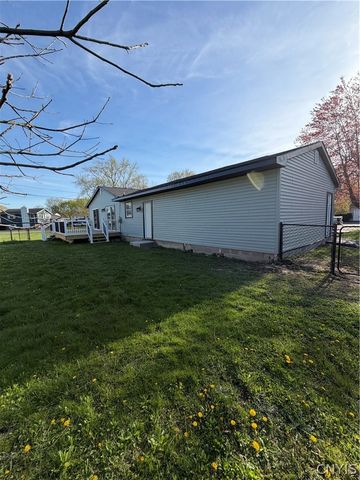 7968 Boxford Road, Clay, NY 13041