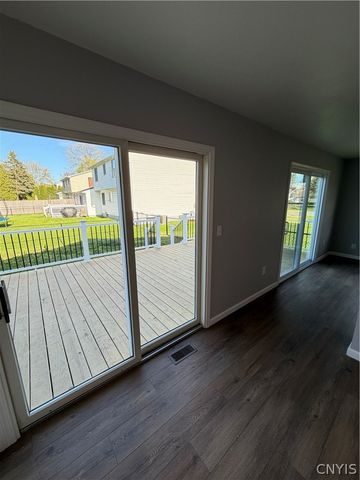 7968 Boxford Road, Clay, NY 13041
