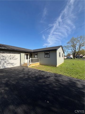 7968 Boxford Road, Clay, NY 13041