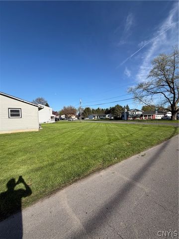 7968 Boxford Road, Clay, NY 13041