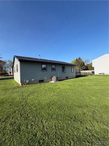7968 Boxford Road, Clay, NY 13041