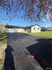 7968 Boxford Road, Clay, NY 13041